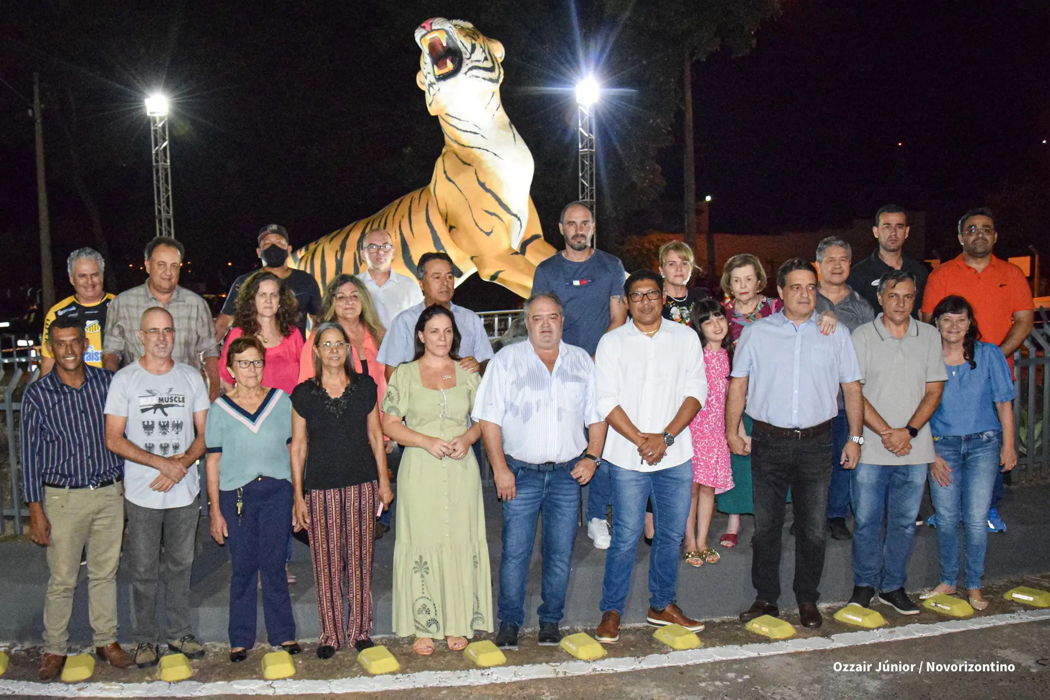 Diretores e autoridades municipais compareceram na cerimônia de inauguração
