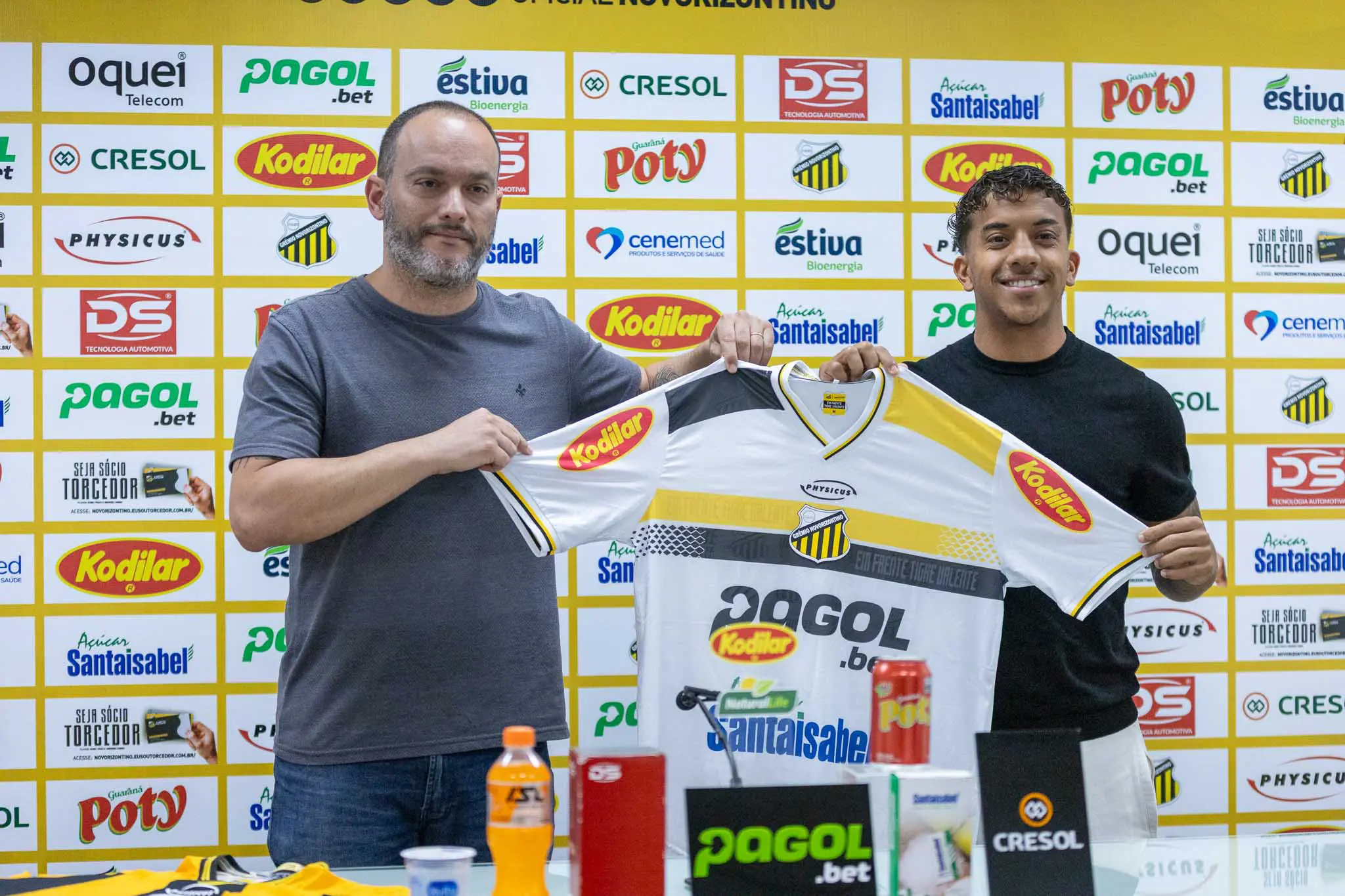 APRES.VINICIUS PAIVA E HÉLIO BORGES1