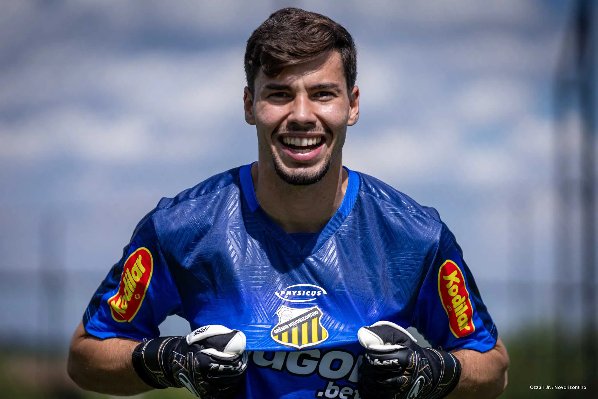 Novo uniforme 2026-09