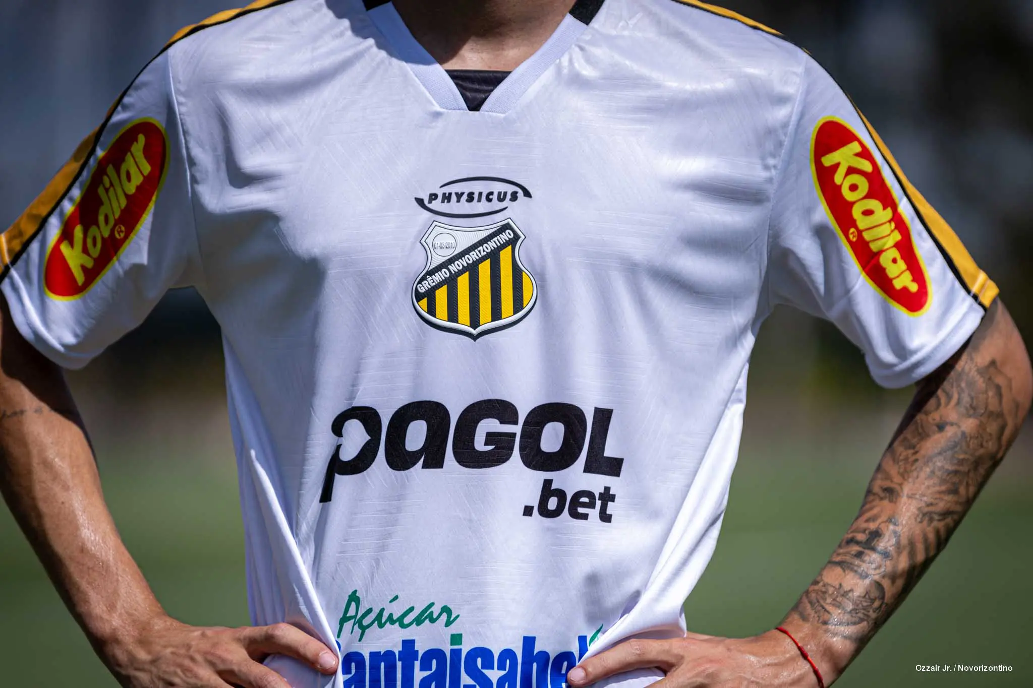 Novo uniforme 2026-11