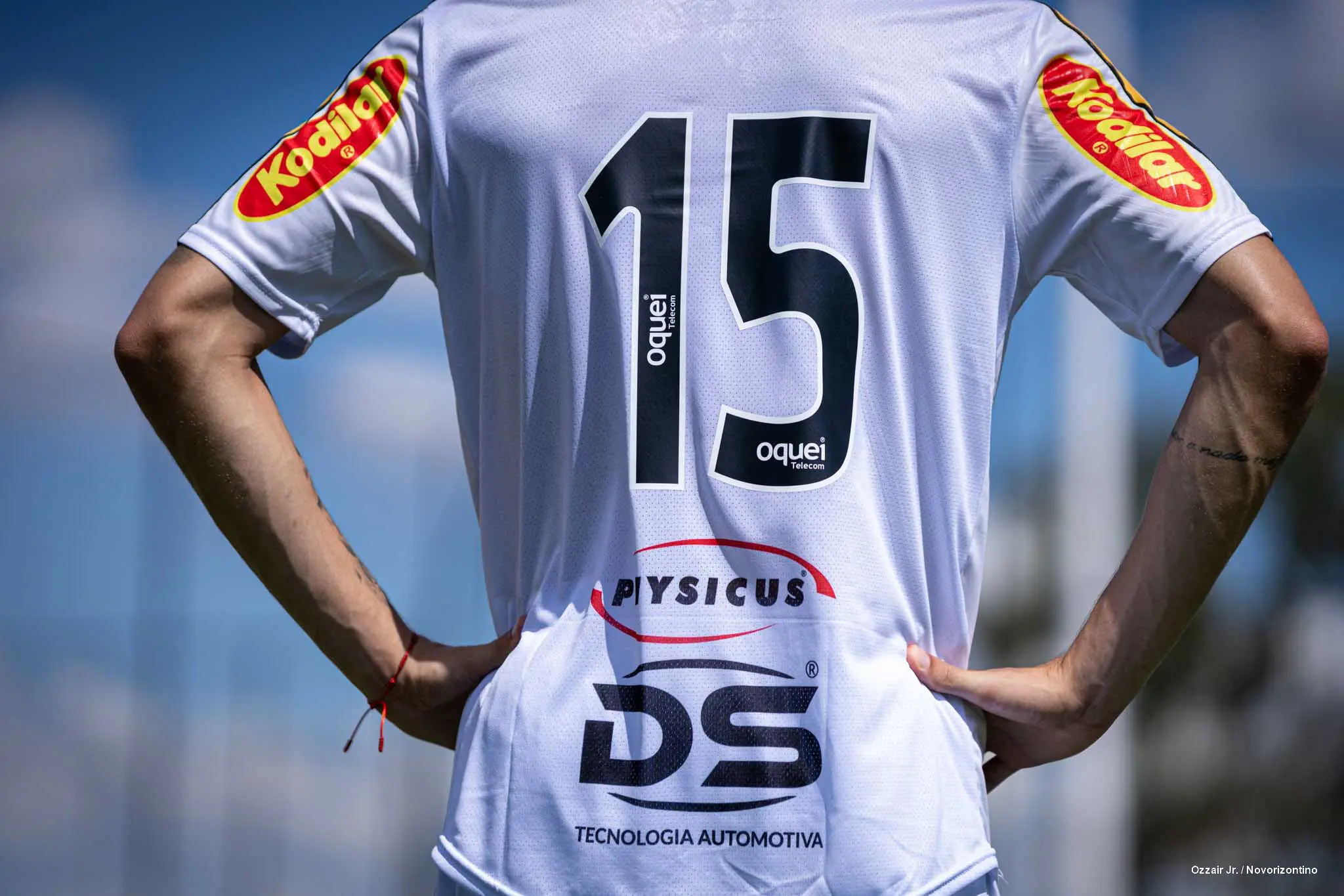 Novo uniforme 2026-12