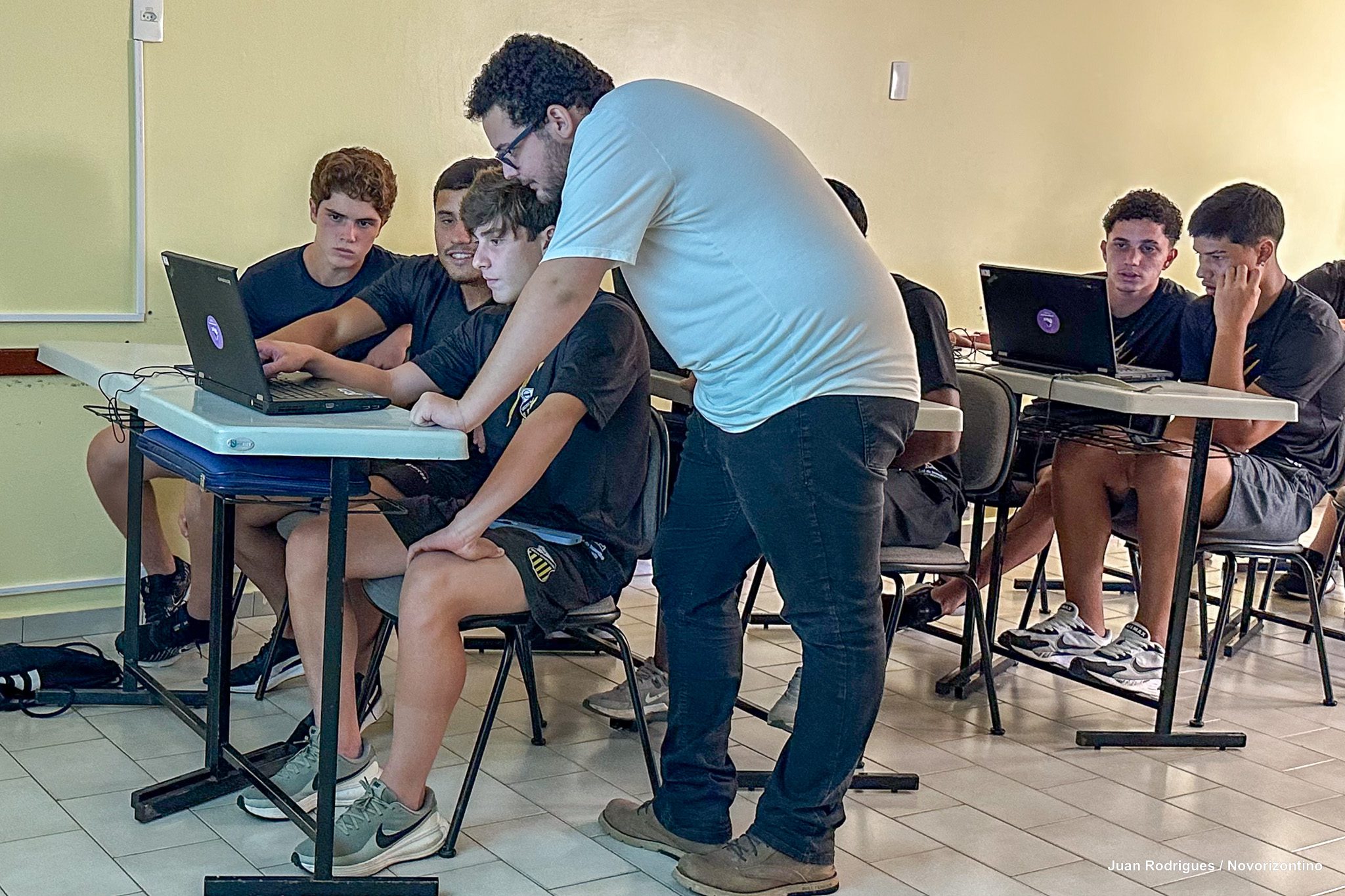 AULA-DE-ROBÓTICA-11