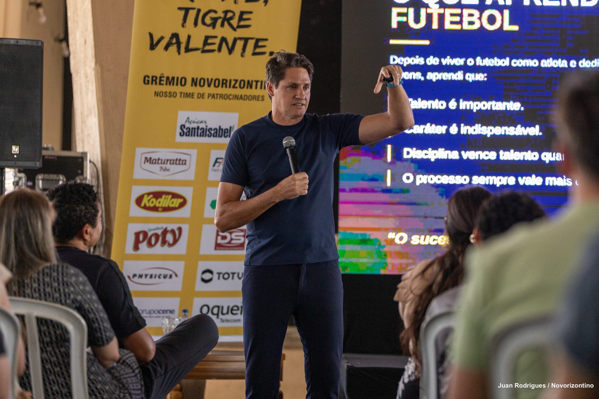 TIGRES EM AÇÃO-168