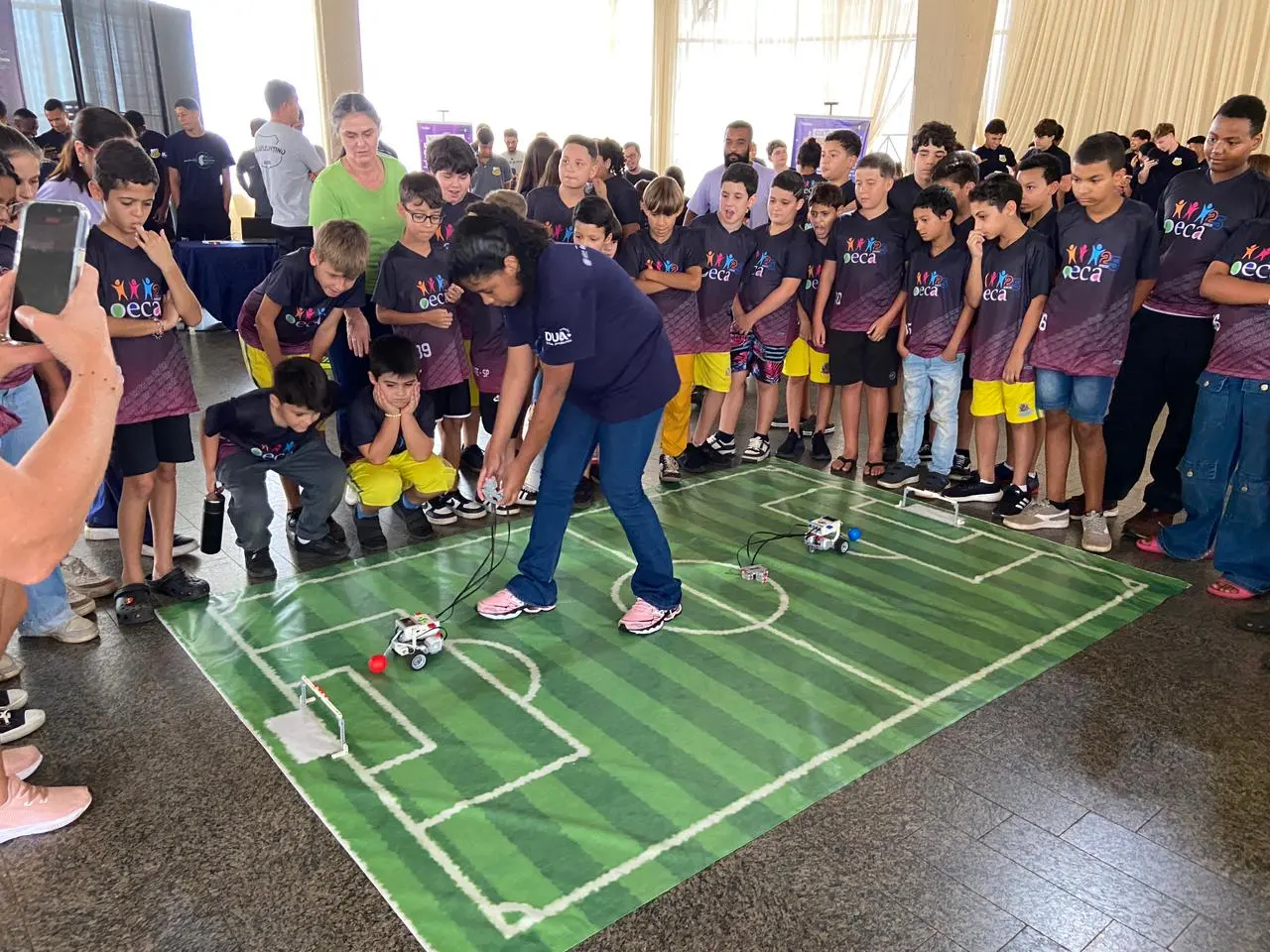 robos criativos mentes curiosas